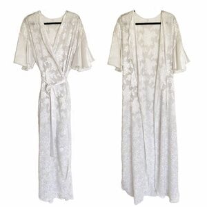 JENELLE Elegant White Floral Satin Chiffon Long Robe One Size Made in USA Fairy